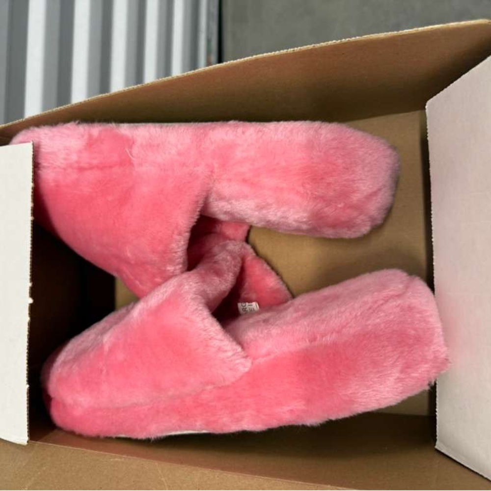 Cozy Pink Women's Slippers